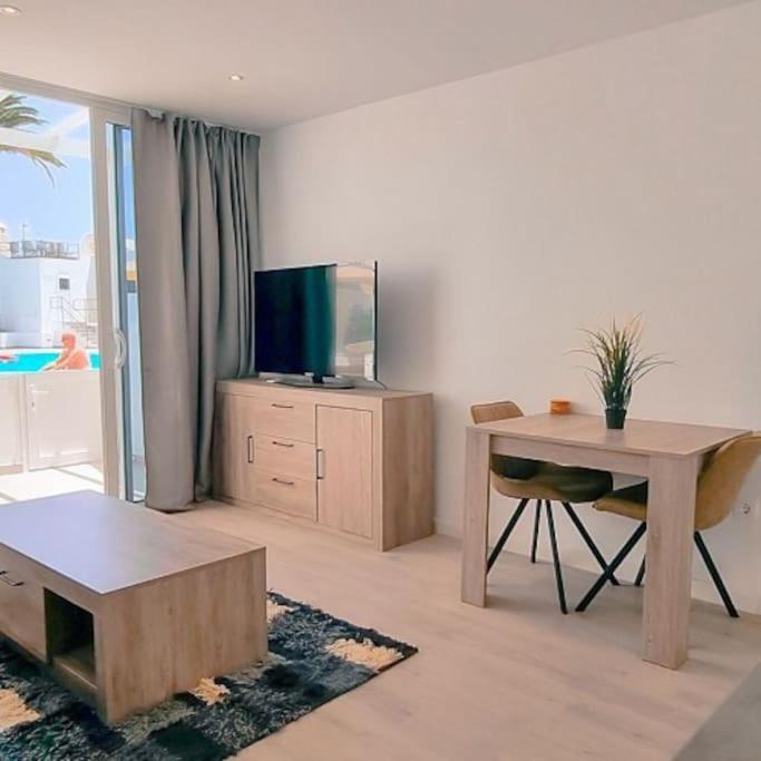 Puerto Del Carmen Airconditioned 2Bed Poolside Apt Exteriör bild