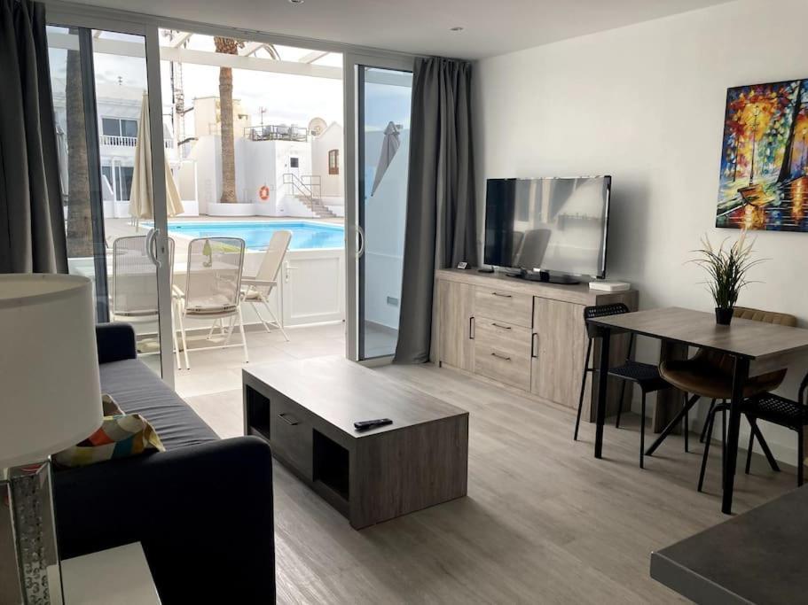 Puerto Del Carmen Airconditioned 2Bed Poolside Apt Exteriör bild