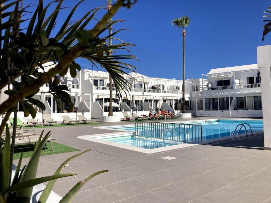 Puerto Del Carmen Airconditioned 2Bed Poolside Apt Exteriör bild