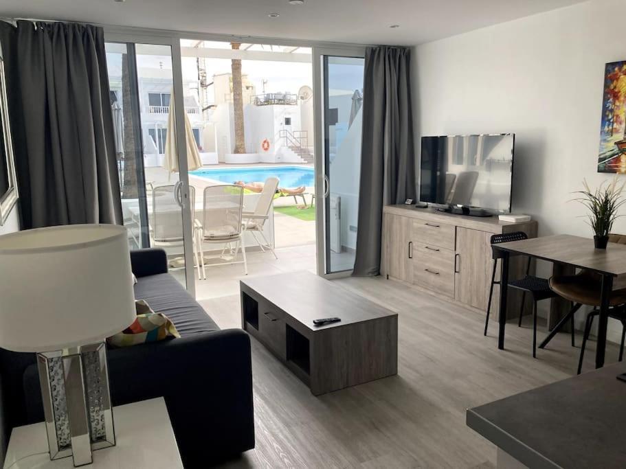 Puerto Del Carmen Airconditioned 2Bed Poolside Apt Exteriör bild