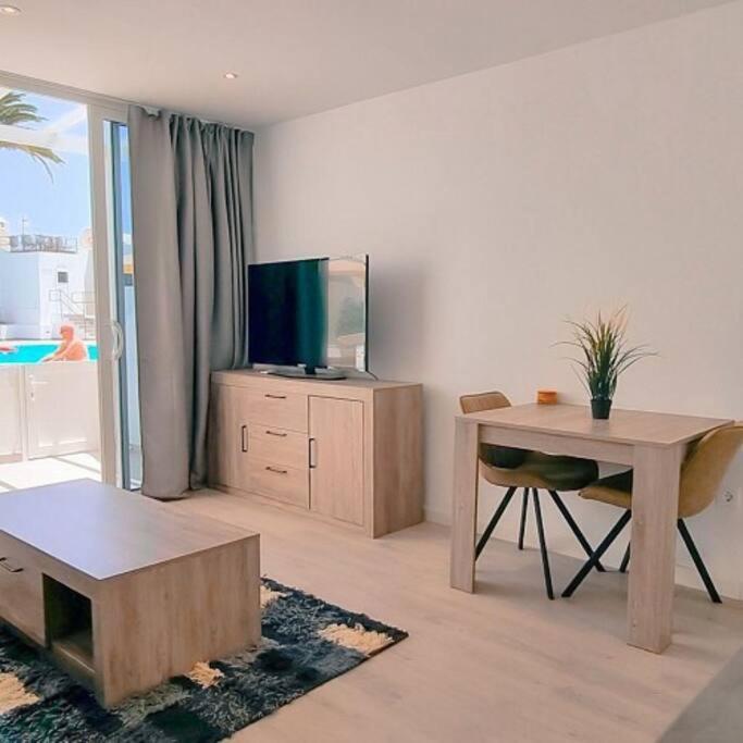 Puerto Del Carmen Airconditioned 2Bed Poolside Apt Exteriör bild
